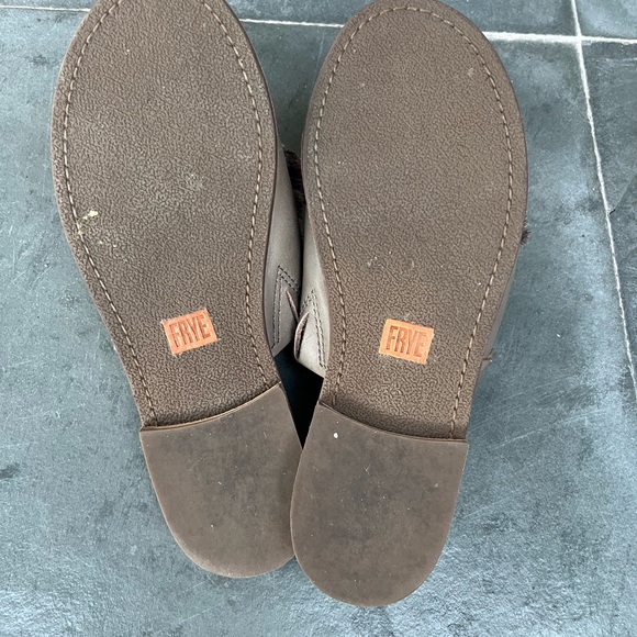 Frye Riley Gray Tassel Fringe Leather Sole Slides - Picture 6 of 6